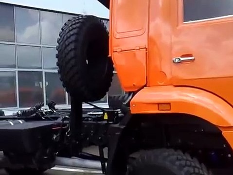 КАМАЗ-65225 - двускатный седельный тягач 6х6 (нагрузка на ССУ - 22 т)