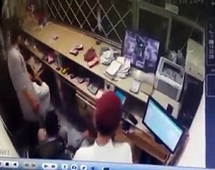 CCTV Footage of Islamabad Dacoity - Video Dailymotion