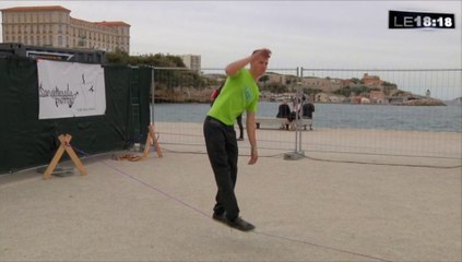 Marseille : ils vont traverser le Vieux-Port sur une corde