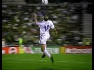 Zidane vs. Ronaldinho Soccer's Best