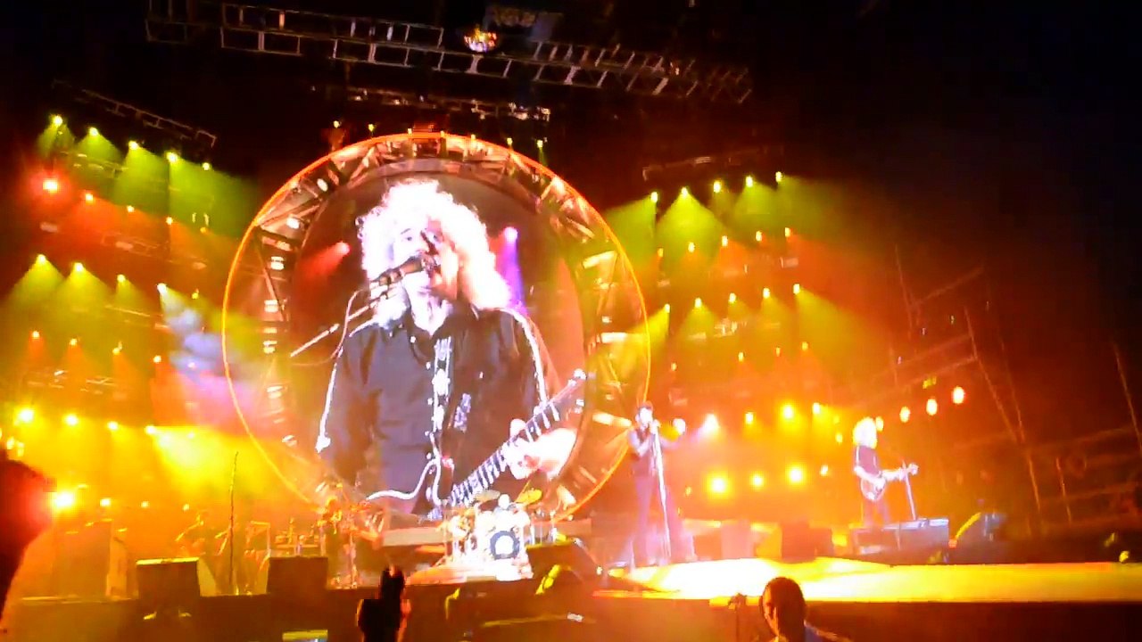 Queen  Adam Lambert - Somebody To Love