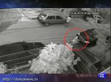 Karachi: CCTV footage shows car battery thieves