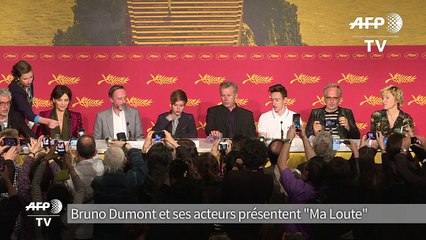 Cannes: Bruno Dumont et ses acteurs présentent "Ma Loute"
