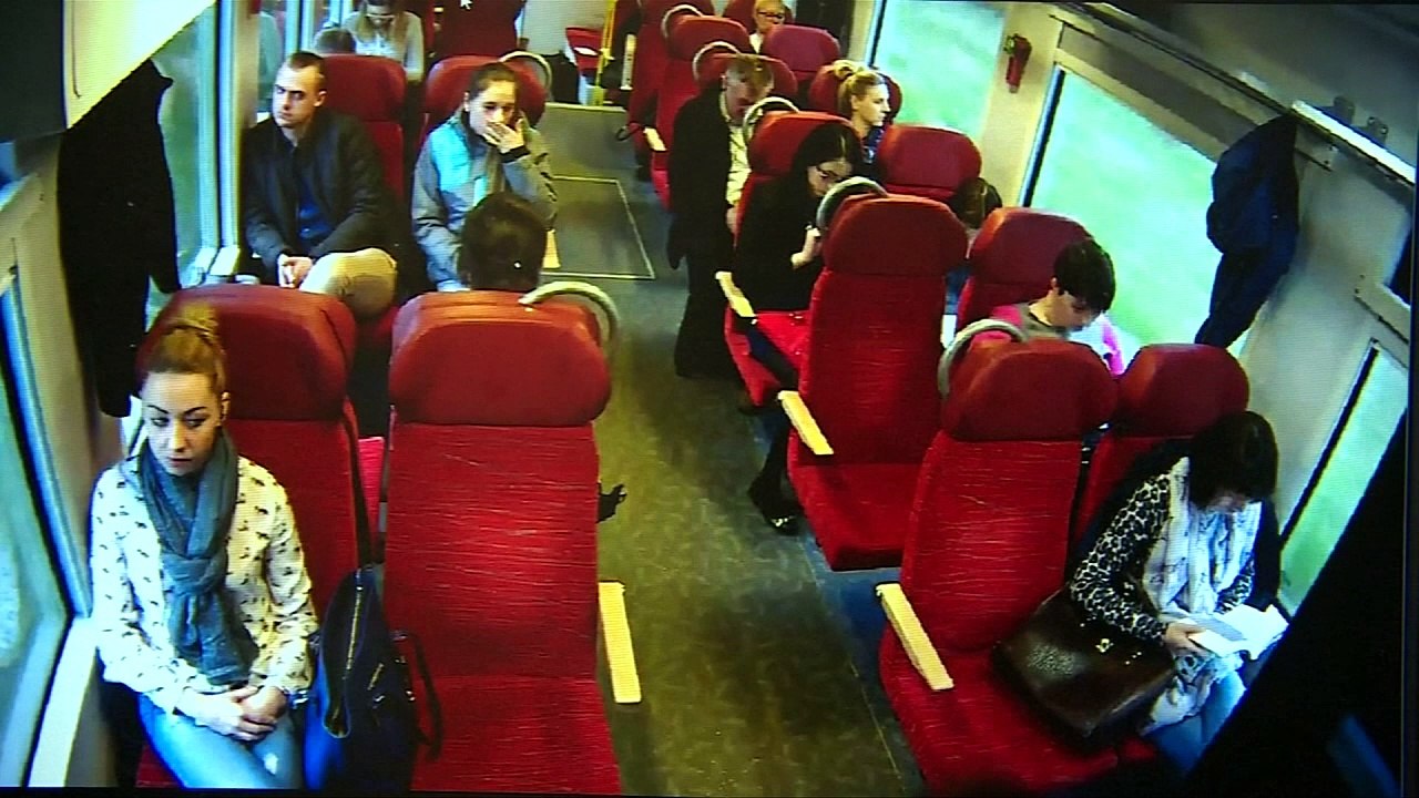 Train driver warns passengers as train crashes into lorry