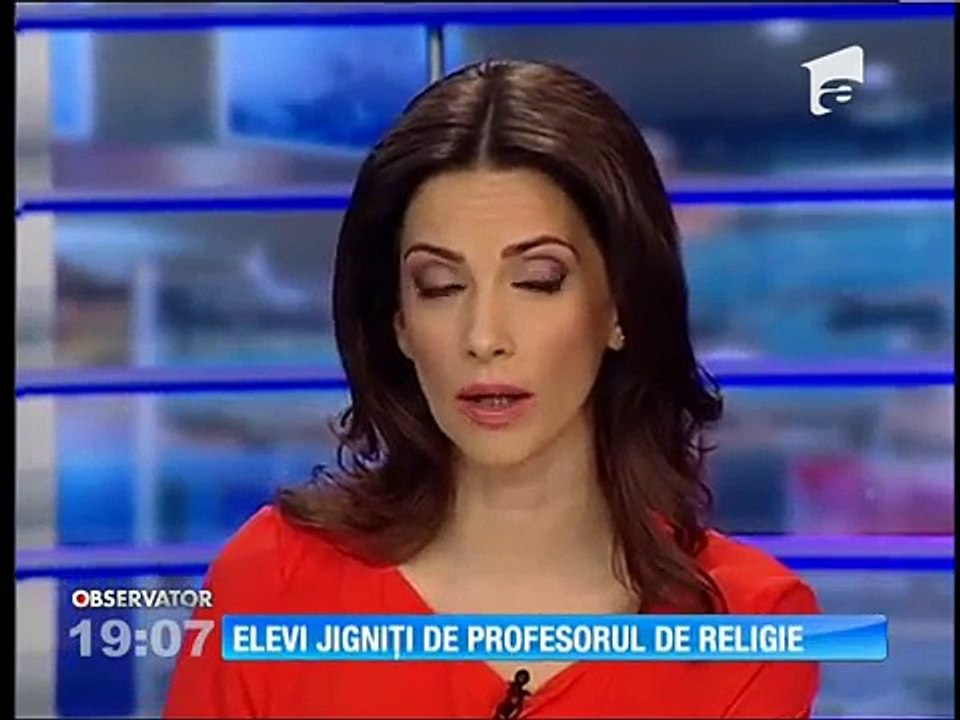 Elevii unei şcoli din Târgovişte şi-au înregistrat profesorul de religie, în timp ce îi umile