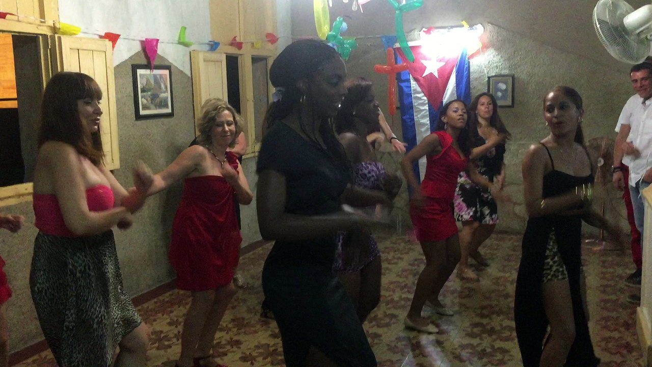 DANSACUBA. Fetes de fin de stage demo suelta filles stage decembre 2015