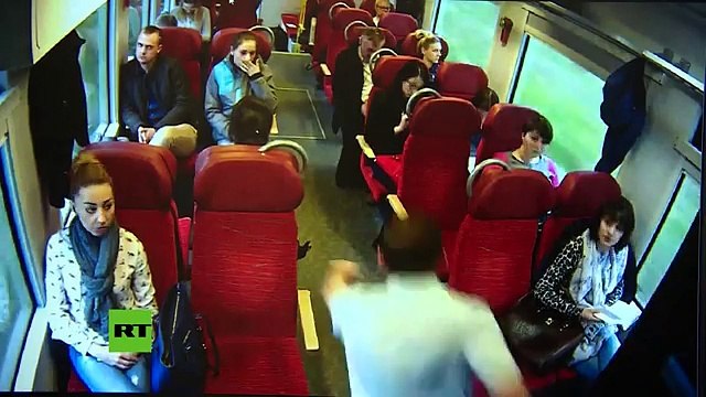 Así le advirtió un conductor de tren a sus pasajeros que impactarían con un camión