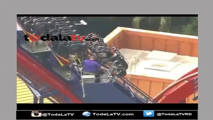 MÁS DE 60 PERSONAS QUEDARON ATRAPADAS  EN MONTAÑA RUSA EN FLORIDA-VIDEO