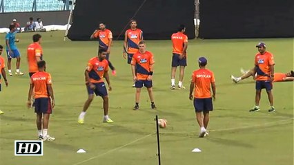 IPL9 Dhoni vs Gambhir Pune Players Practice Session