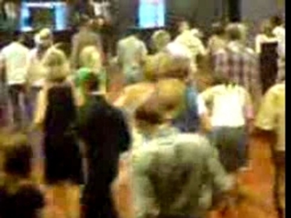 Danes doing linedance