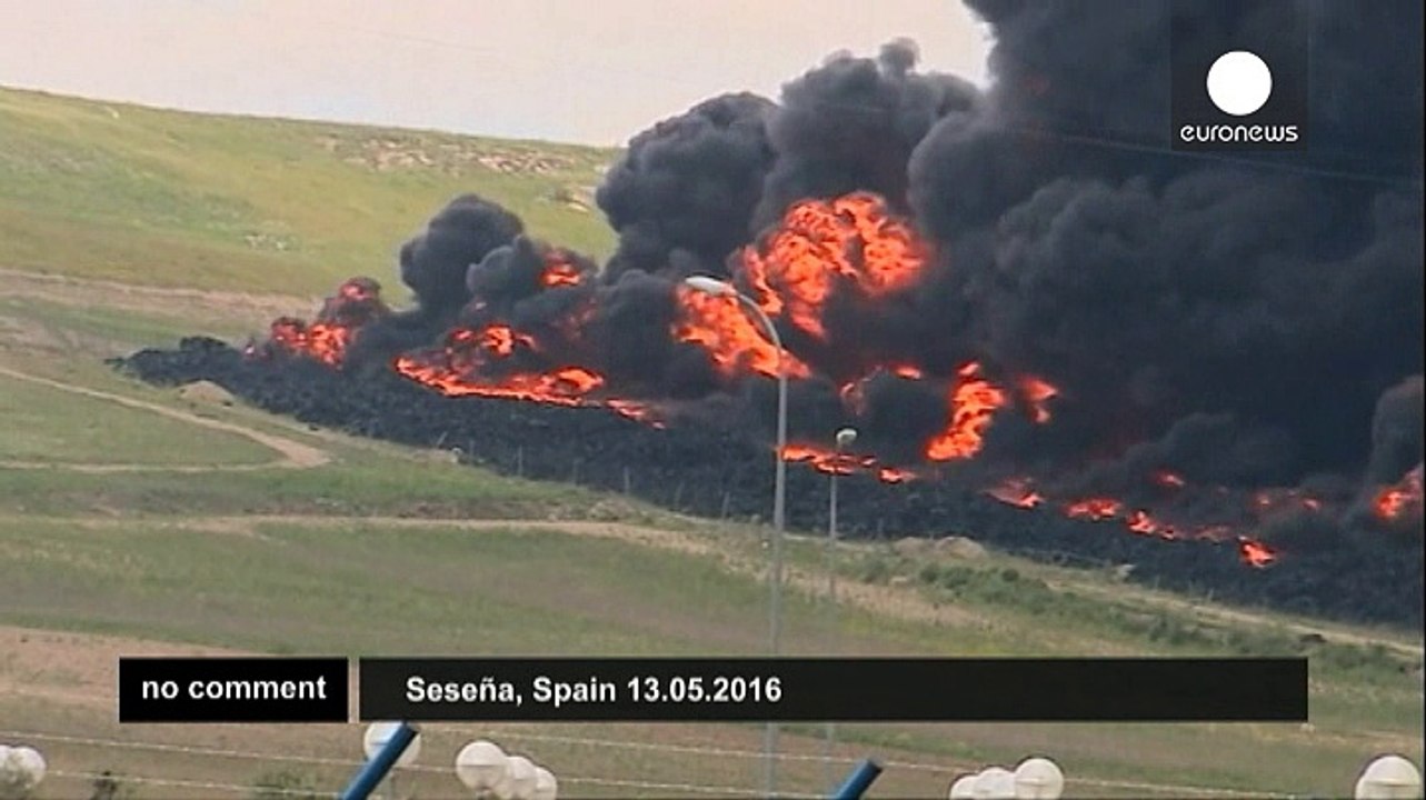Spain tyre dump blaze sends black smoke sky high