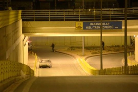 Yüksek Hızlı Tren Köprüsü Altına Bırakılan Plakasız Araç, Tren Seferlerini Aksattı