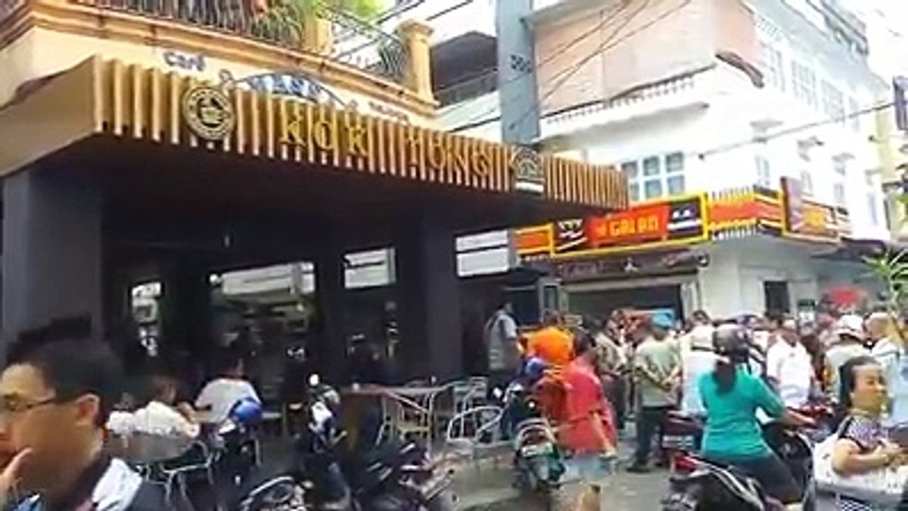 Caplok Trotoar, Restoran Ini Langsung Dibongkar Saja