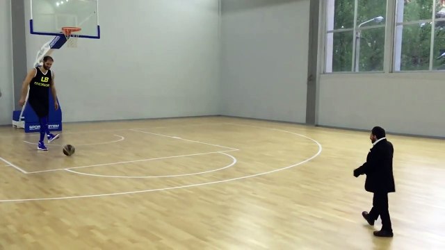 Köksal Baba Gürcistan'da Futbol Show'u Yapıyor