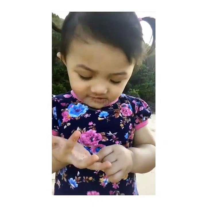 Si Cantik Arsy Addara Lagi Liburan ke Pantai l Anang Hermansyah & Ashanty
