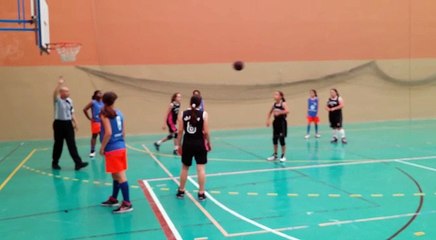 MOMENTO DE JUEGO DEL EQUIPO ALEVIN FEMENINO.