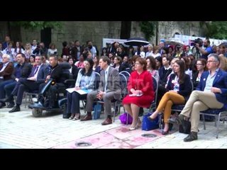 Report TV - Qeveria strategji për mbrojtjen sociale Klosi: Të vendosur për shtet social
