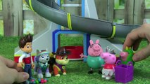 Peppa Pig Goes Trick or Treating! Paw Patrol Everest & Doc McStuffins Lambie Give out Halloween Can
