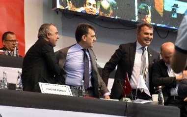 Fikret Orman, Kendisine Küfür Eden Bir Kişiye Yumruk Attı