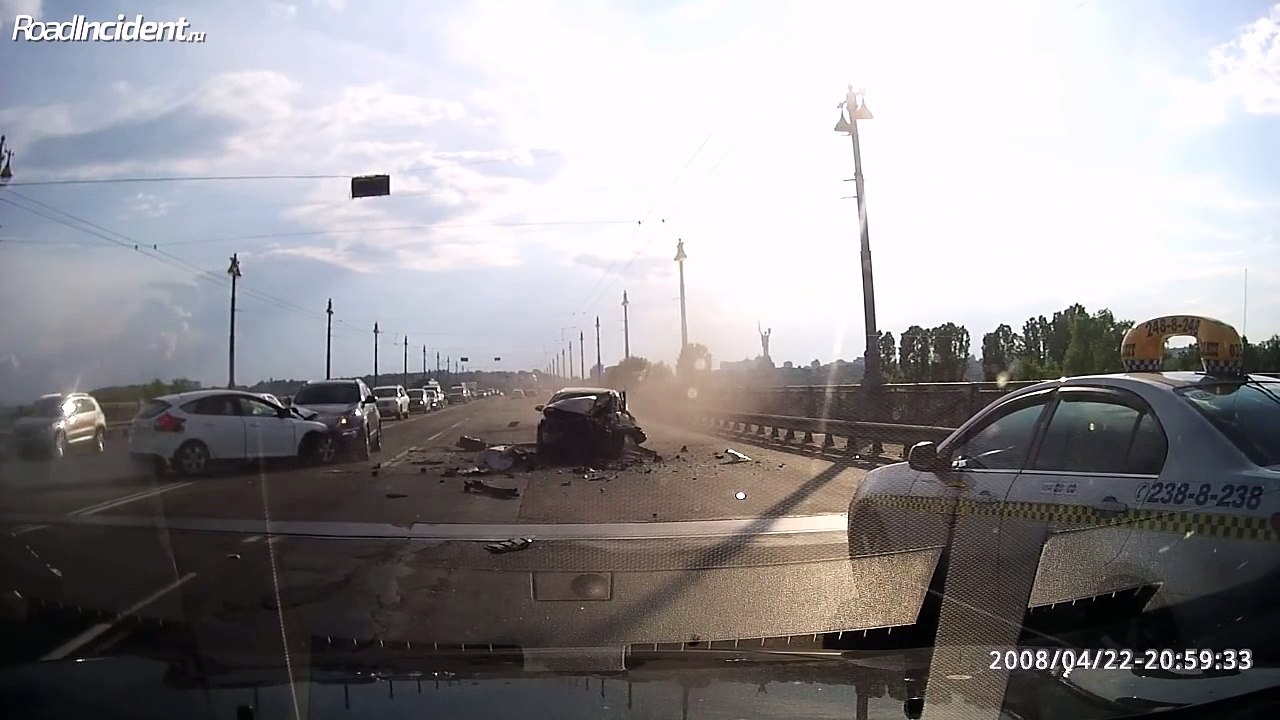 Массовое ДТП на мосту им. Патона в Киеве 10.05.2016