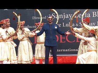 UNCUT: Bajirao Mastani FUNNY Poster Launch | Ranveer Singh, Deepika Padukone, Priyanka Chopra