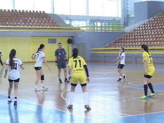 Lajme - Shqiponja mund Kastriotin në Hendboll për femra