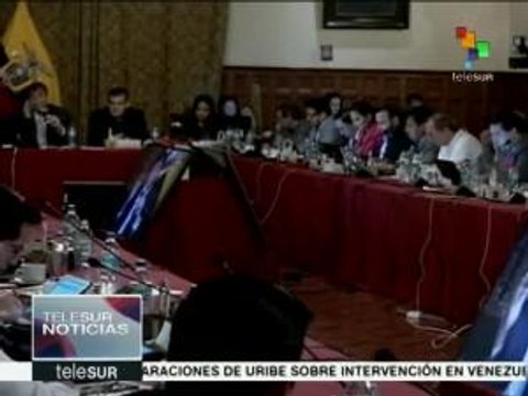 Correa insiste en cumplimiento de normas de construcción tras sismo