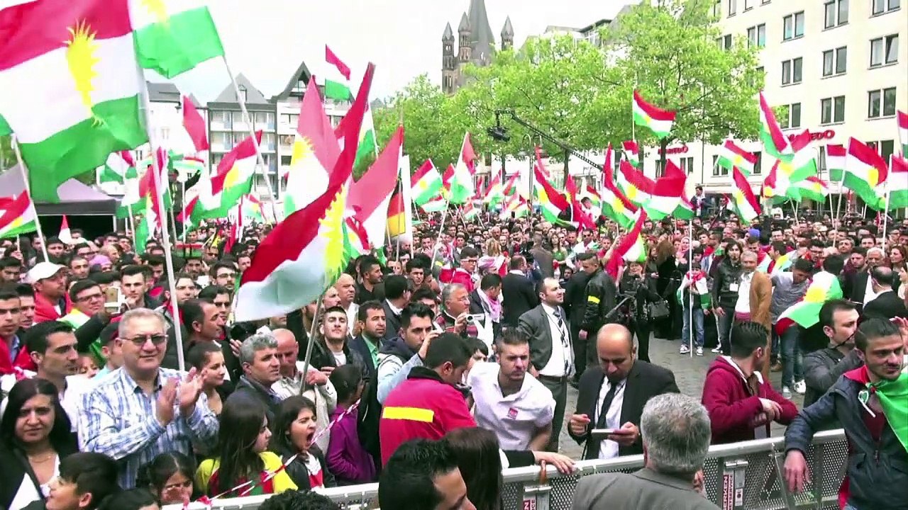 Kurden demonstrieren in Köln für Unabhängigkeit