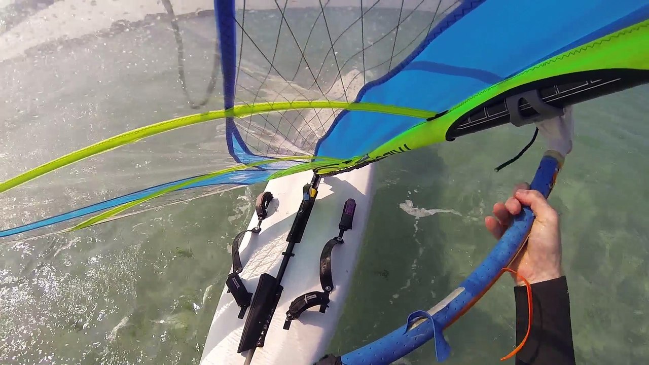 Funboard en baie de Tréompan