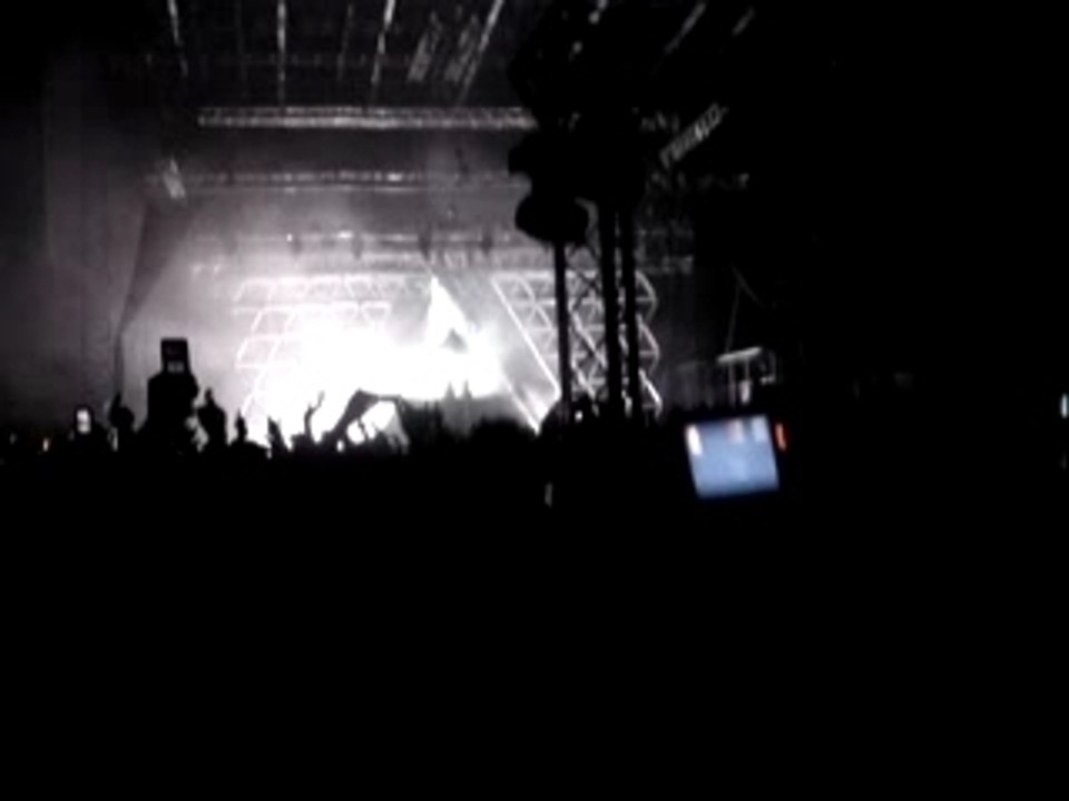 daft punk - 26.06.07 - arenes de nimes - video1
