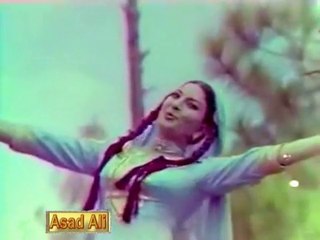 aye baharo mujhe yeh batao noor jehan apne huey paraye