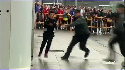 El momentazo de Cristiano Ronaldo con un niño que se saltó la seguridad en La Coruña