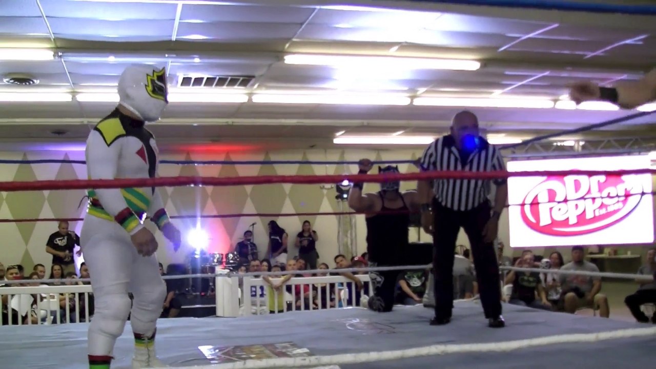 Lowrider & Mascarita Sagrada vs Mini Abismo Negro & Silver Tiger