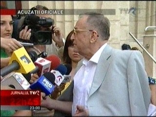 Tovarasu Iliescu crede ca scapa iarasi dar mortii nu il lasa