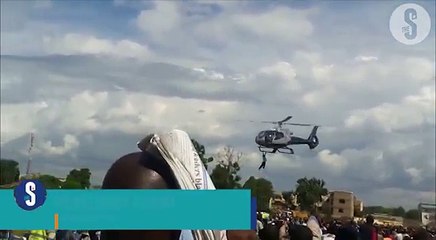 Hombre que intentó ver un cadáver se quedó colgado en un helicóptero