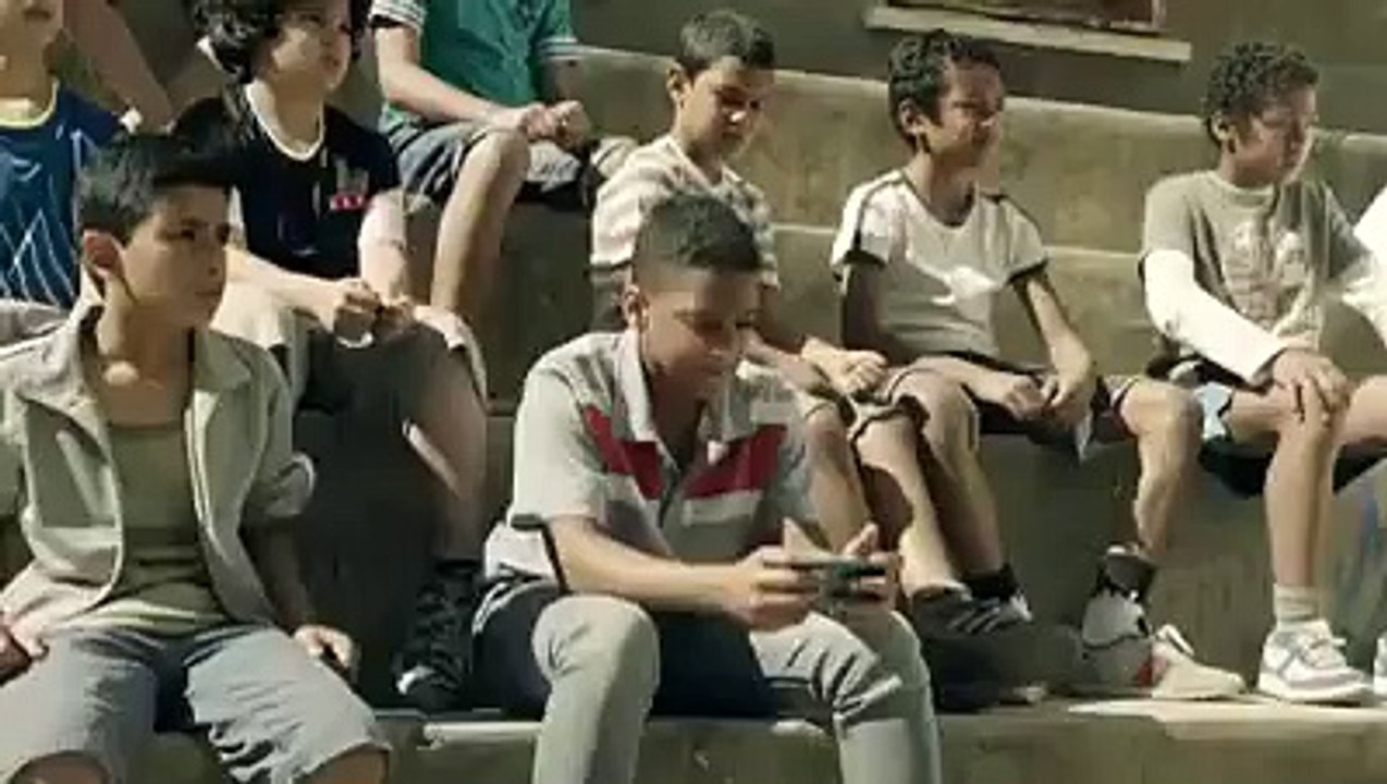 Messi Showing Skills with Kids [Amazing COMERSIAL AD