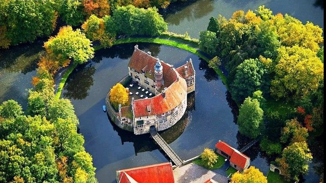 ustad nashenas' bia shab hae mahtab hast'-