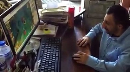 Köksal Baba - Bilgisayarda Savaşıyor