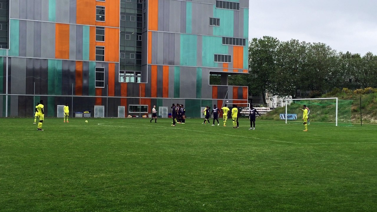 FC Nantes - Girondins Bordeaux (CFA) : coup-franc de Gandi