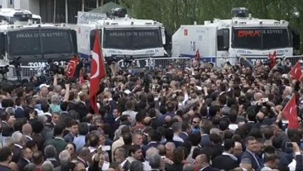 MHP Genel Başkan Adayları Toplanıyor 5 - MHP'li Özdağ Polis Barikatına Çıktı