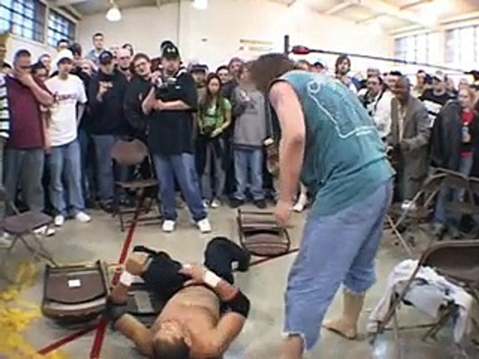 Necro Butcher vs Low Ki-IWA MS 04-01-2006 were no joke