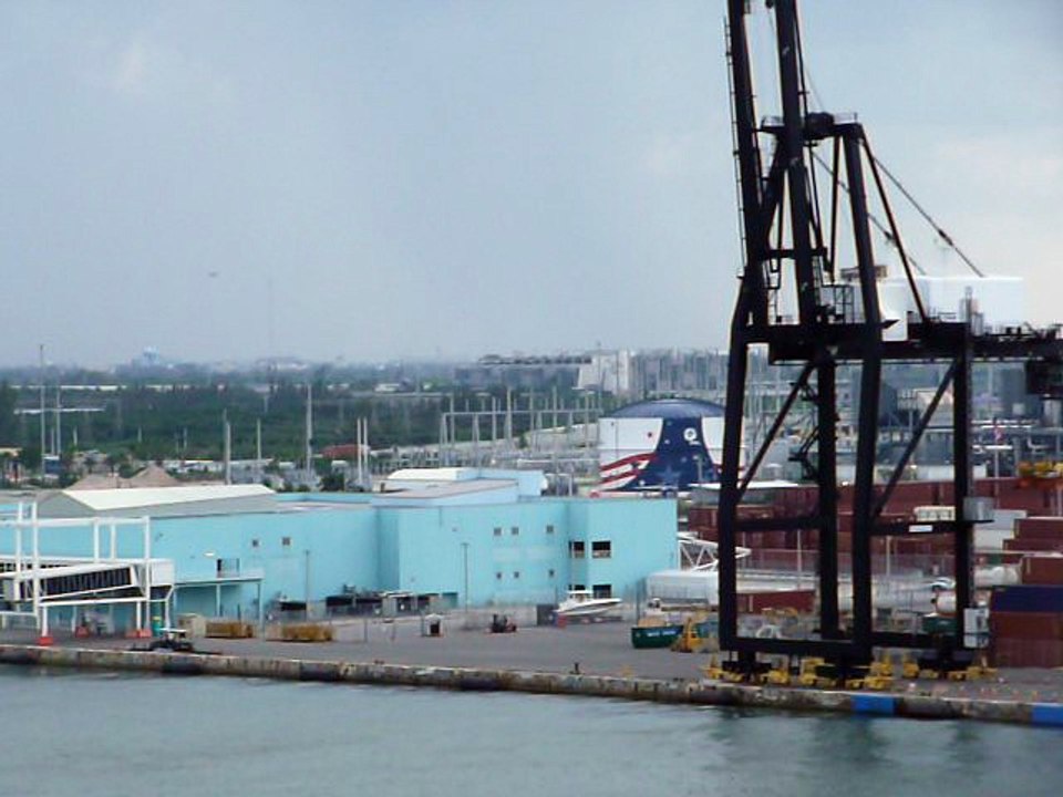PORT E 014 P1080156