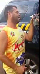 É pra assoprar, não é pra cantar kkkk