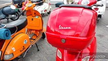 Rassemblement de Vespa sur la Grand-Place de Mons