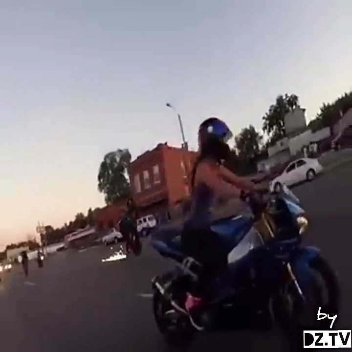 I love girls on motorbike