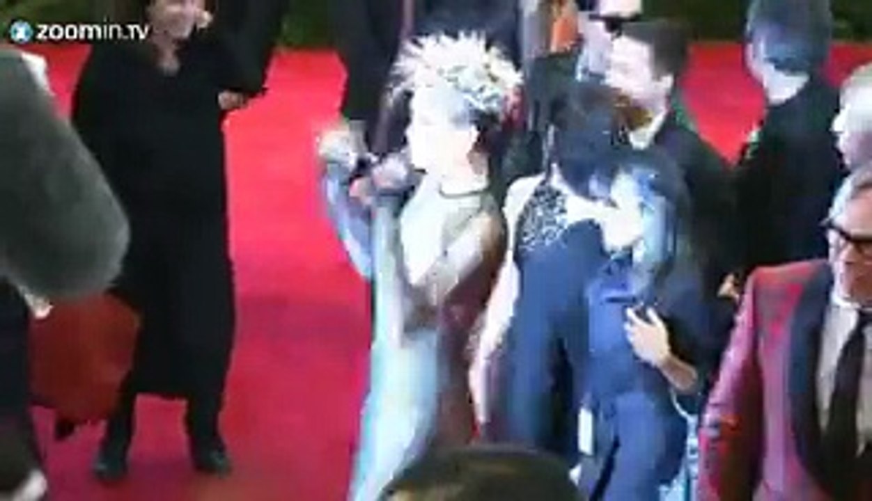 Getting down- Miley Cyrus twerks on stage with Juicy J