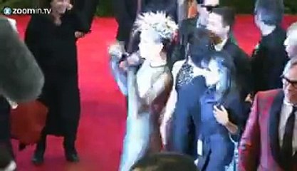 Getting down- Miley Cyrus twerks on stage with Juicy J