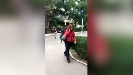 Il fait son caïd mais va très vite s'enfuir en courant