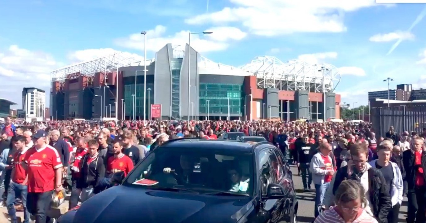 Old Trafford evacuates due to suspicious package before Manchester United game