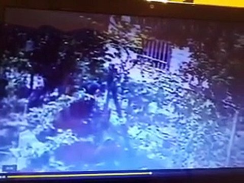 Камеры наблюдения сняли двоих мужчин, подозреваемых в убийстве 82-летнего отца экс-главы Дербента Феликса Казиахмедова.